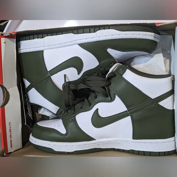 Nike Dunk High Size 7.5 females or 6Y - Picture 3 of 10